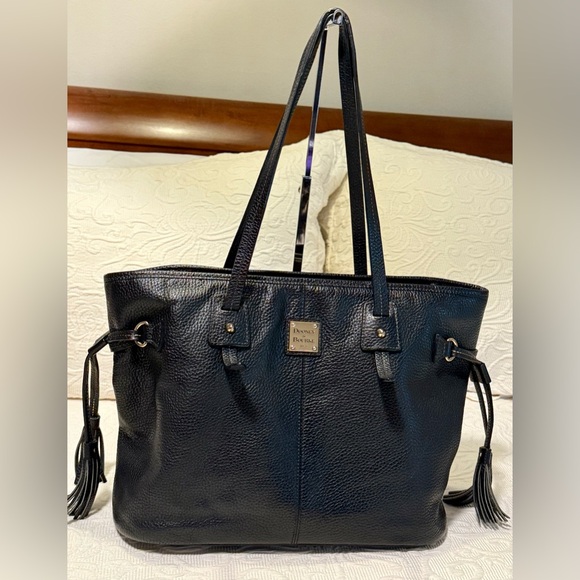 Dooney & Bourke Handbags - Gently Used Dooney & Bourke Black Leather Tote Bag